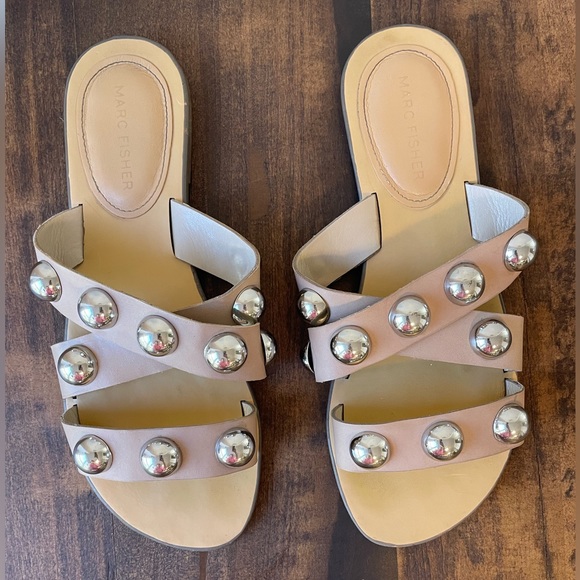 MARC FISHER Bryte II Light Natural Studded Slide Sandals Size 8 - Picture 2 of 3